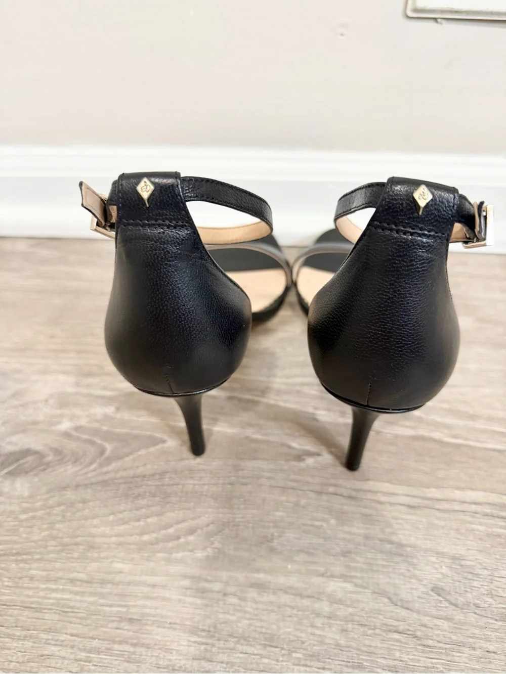 Sam Edelman Black Quiet Luxury Leather Old Money Classic 3” Heels Sandals Size 9